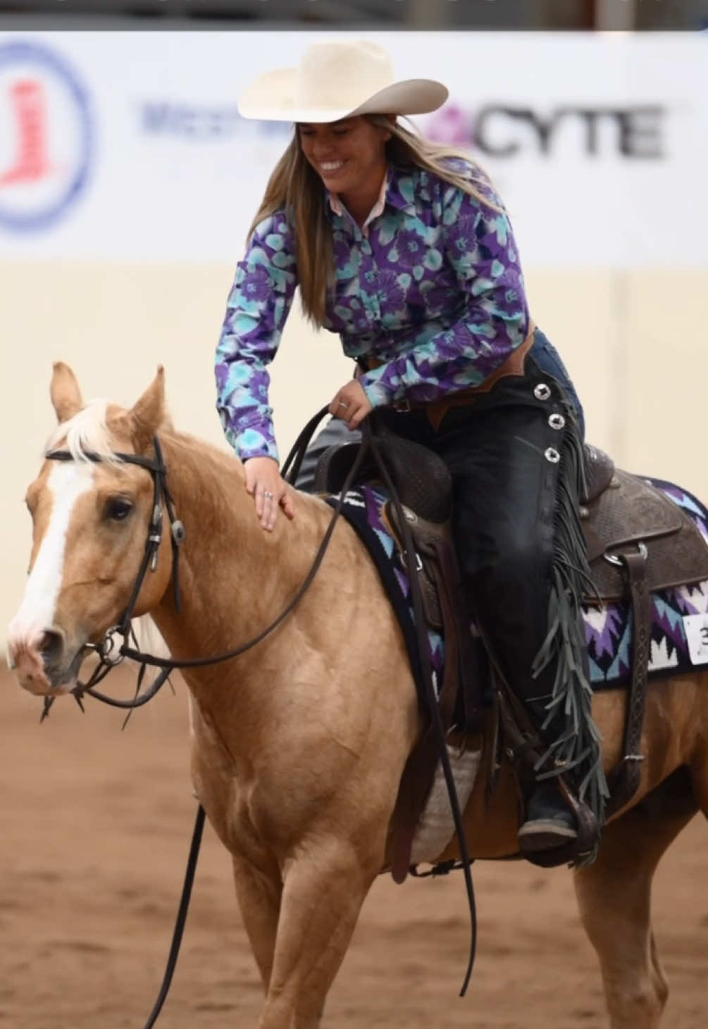 This horse has carried all the weight on my shoulders, mended a heart he didn’t break, and shows up for me every single time. I love all my horses, but there’s something special about this one’s soul. #lenashollywoodtrash 