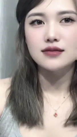 Con gái ko son vẫn còn có em🤣🤣🤣