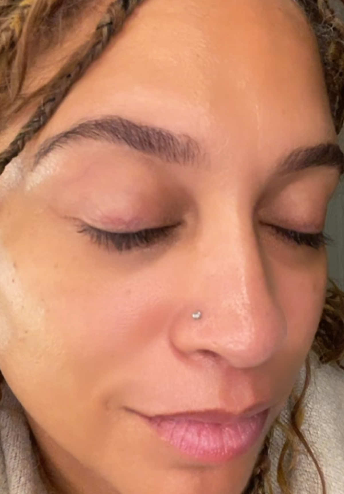 Replying to @Le.ToyStory A little over a week of using and I can honestly say I’m starting to notice my lashes are fuller without mascara. Definitely apart of my skincare/beauty routine .. I’ll continue to keep you updated 😌