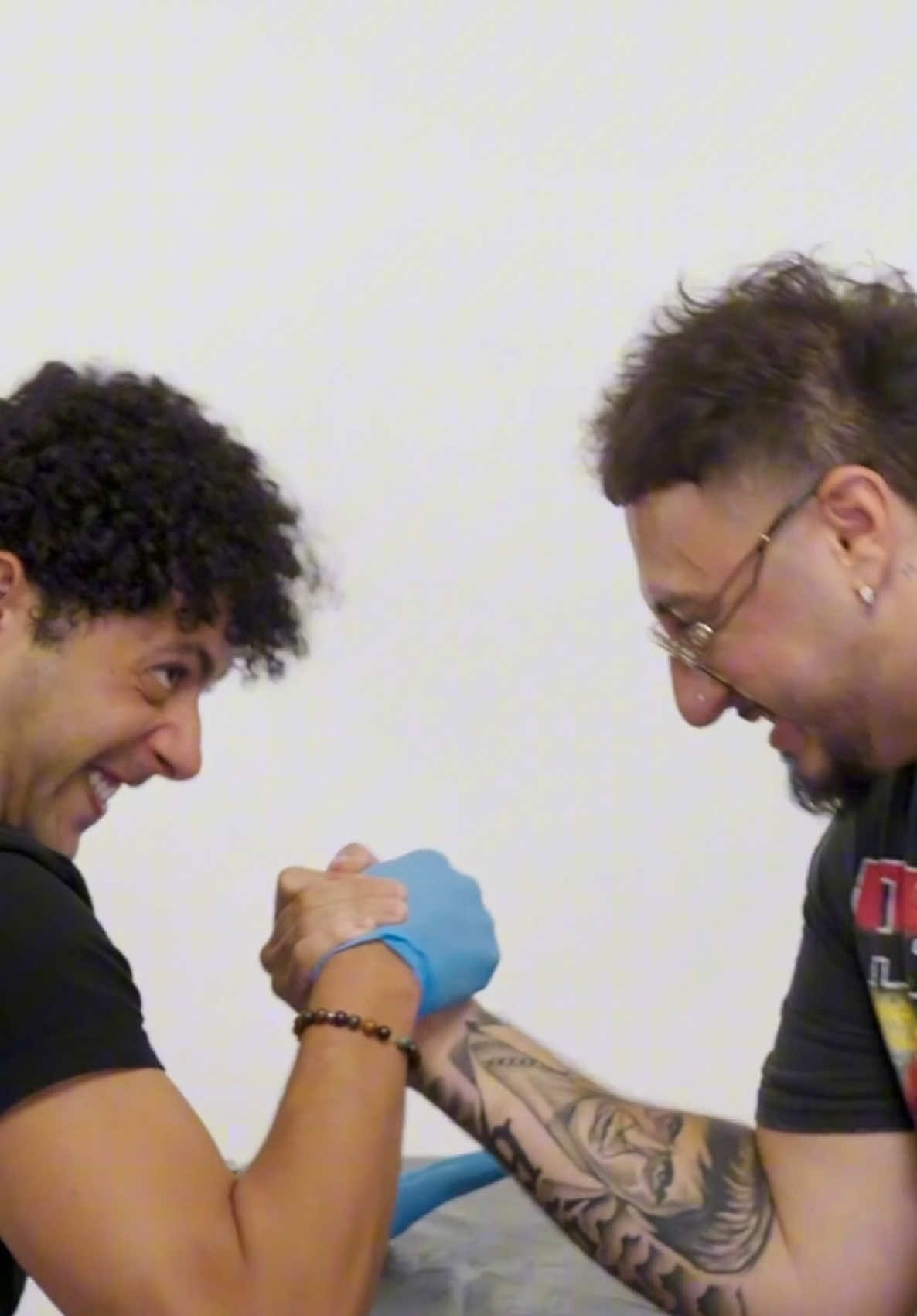 Don’t try arm wrestling after hot sauce😂 #fyp #hotchallenge #spicechallenge #habibisquad #hotoneschallenge #funny #foodchallenge #armwrestling #armwrestler #armwrestle 