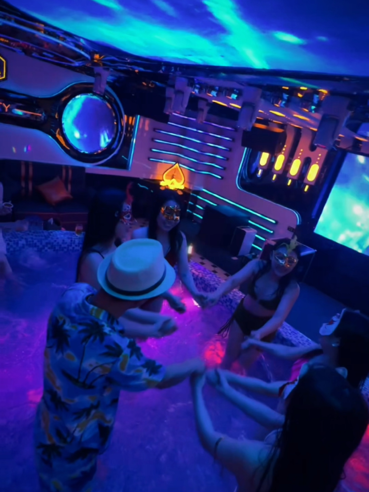 Rừng núi giang tay 🫵 #mrspa #mrspamassage #massagemrspa #bikini #poolparty #xuhuong #viral