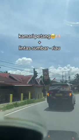 nan kini kamari bedo😭 @David Iztambul @PLATkuning_2GD @Riofrdno153 @khairul salehhh #fypシ #lintassumbarriau #anantatravel #hyhproject #davidiztambul 