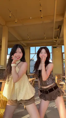 đoán xem ai bị cháy nắng 🥲⛱️ @Cừu thích nhảy🐏 