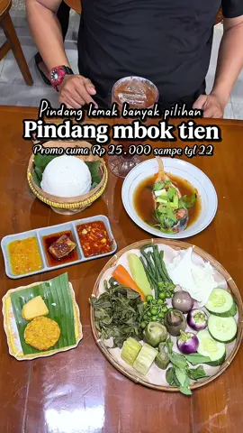 Wong palembang ini dio lokak makan pindang lemak di jakabaring baru buka masih promo sepaket cuma 25.000 sudah dapet nasi,pindang,tahu tempe, lalapan sambel samo es teh.  “PINDANG MBOK TIEN” Asli rasonyo lemak tempatnyo bagus, parkiran luas ado playground pulok untuk anak2 maen wong tuo kenyang anak2 ladas, viewnyo langsung jingok LRT, selain pindang ado jugo menu lainnyo cak sop, soto sarapan pagi dan aneka snack,  Aneka minumannyo banyak ado jugo es kacang merahnyo, 📍Lokasinyo ado di jakabaring kalu dari stadio maju lagi dio ado di sebelah kiri sebelum dekranasda, atau ketik maps RUMAH Kita Palembang Jadi untuk kamu yang nak makan pindang bareng keluargo keaini bae pindang mbok tien dem tunggu apolagi mampirla #pindang #pindangpatin #sop #soto #eskacangmerah #cekerot #cekerotkakciknata #payosinimelokcekerot #capcut 