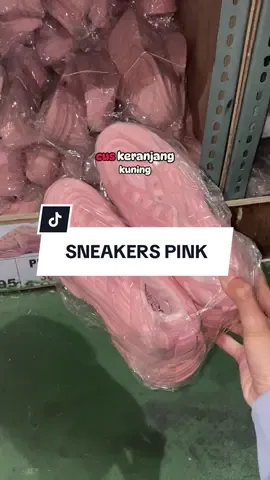 Spesial pembelian ada free kaos kaki loh✨😍😋#sneakers#sneakers#sneakerwanita #sepatuwanita#sepatuolahraga  