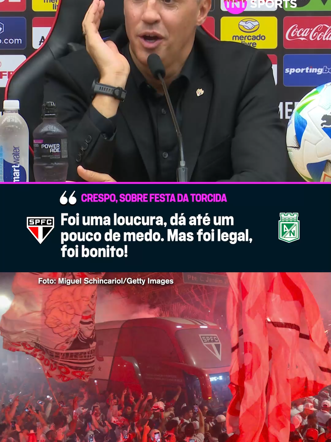 A FESTA DA TORCIDA DO SÃO PAULO FOI TÃO GRANDE QUE ATÉ ASSUSTOU O CRESPO! 😂🇾🇪 Se liga no que o treinador disse sobre a 'LOUCURA' que foi a chegada do Tricolor ao Morumbis! #Libertadores2025 #FutebolBrasileiro #tiktokesportes #saopaulo #saopaulofc #atleticonacional #crespo