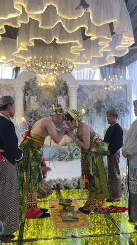 day1 jadi istri darah tinggi🫨#fyp #saeweddingdecoration #solobasahan #weddingtiktok @in.content.creator @Aggit_Sananta 🪼 