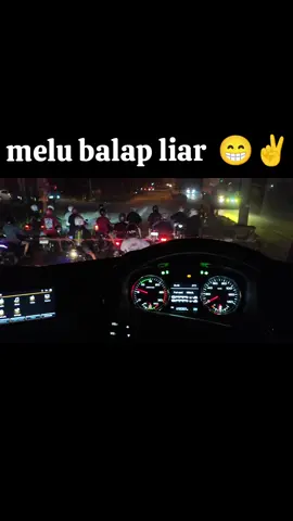 melu balap liaran sek geng 😁 nng jln lingkar Pati  #fyp #trukstory #cctv_truck_indonesia #trukmaniaindonesia #pesonatrukindonesia #fawjh6 #sibasurya #pesonatemanggung #temanggunghits #balapliar 
