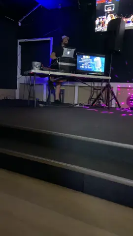 My brotha @Brian VanderWesten absolutely killin it on the mic!!! Go over an give him a follow an share the video 🙏🏼. A voice like that needs to be heard all over!! #singing #bestfriend #homies 