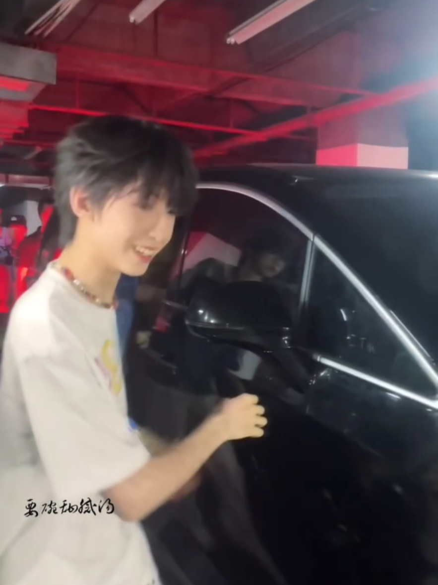 Né thôi mà nghệ cỡ đó 🥱 #yangbowen #tffamily #viral  #xiaohongshu #xuhuongtiktok 