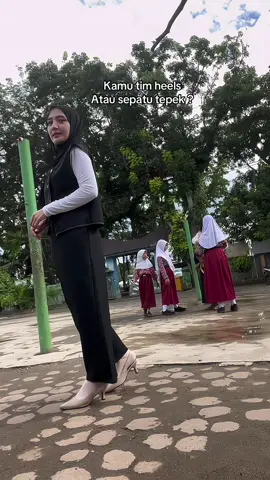 Aku tim heels bukan sepatu tepek :)