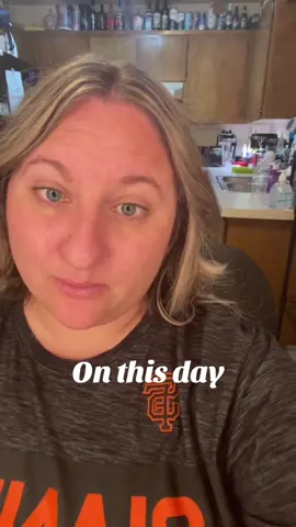 I still can’t believe that first clip was me. Blonde and 300lbs with no clue who she was just drowning in life. #fyp #weightloss #weightlossjouney #foryoupage 