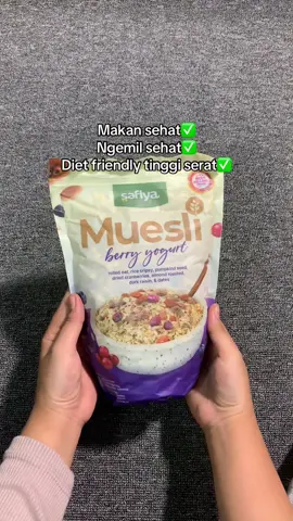 Sekarang udah ada rasanya enak bangett 😍 #mueslisafiya #berryyogurt #muesli #cemilansehat 