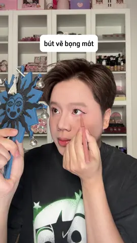 Nào có cái khung in nguyên mặt makeup luôn nhỉ 🫢