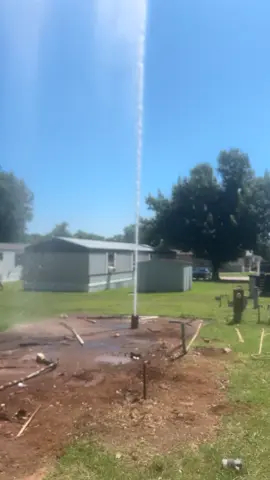 ☺️hook up to the trailer house bob we got this #plumbing 
