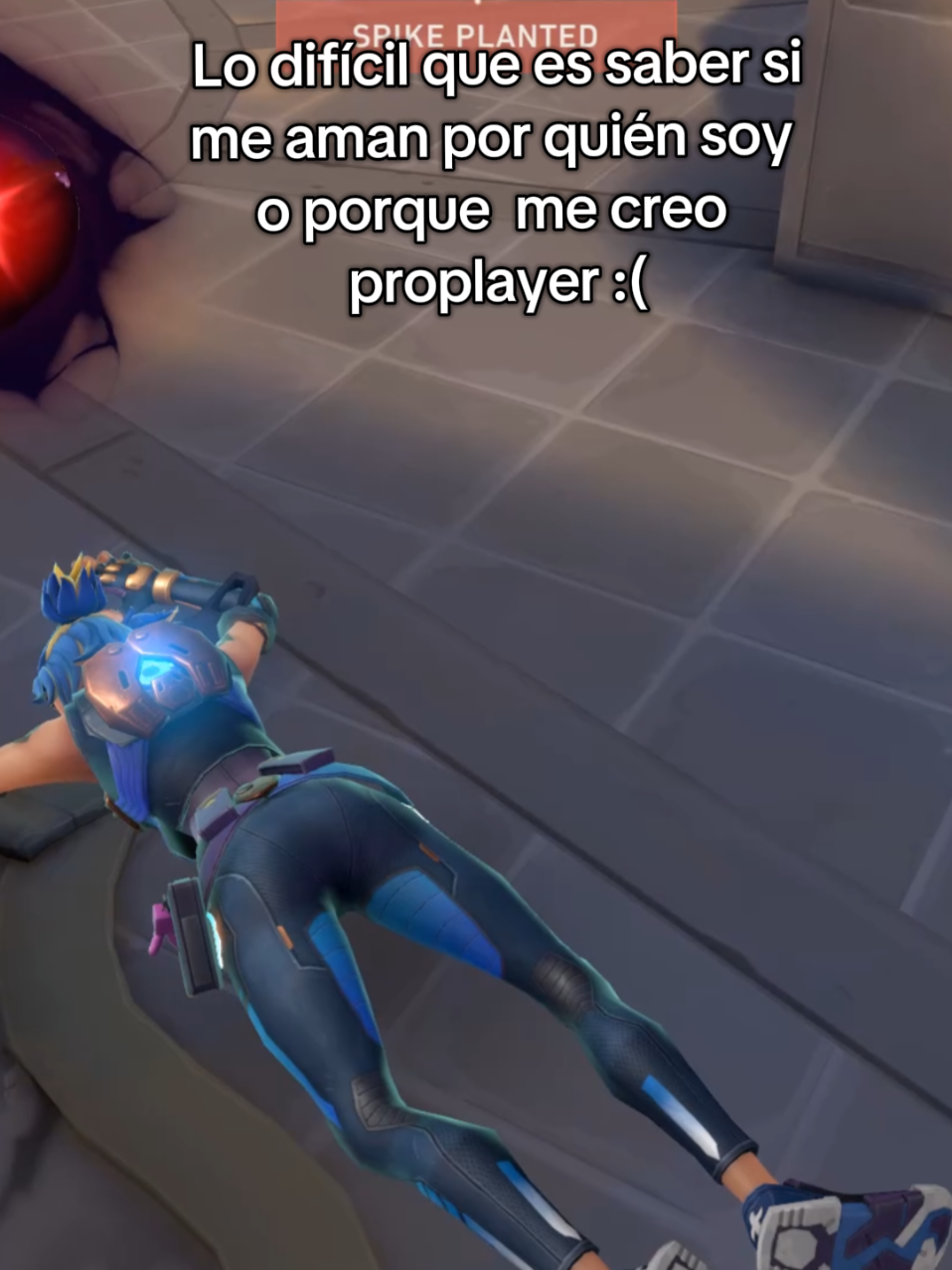 Es broma gente, mi tracker está más gris que mi vida jajaja #Valorant #humor #meme #clip #neon 