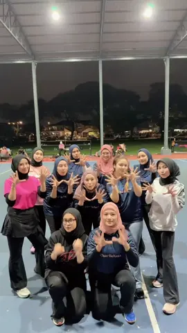 Comel lah Una and Sofie korang ni 😍💜 Abaikan yang belakang , bukan anis lah kalau tak rosakkan video 😆 @charlienetta @Nanaaaa @Sofie 𐙚 @