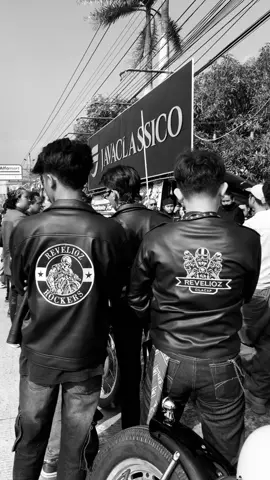 tiriz #caferacer #reveliozcilacap #motorcustom 