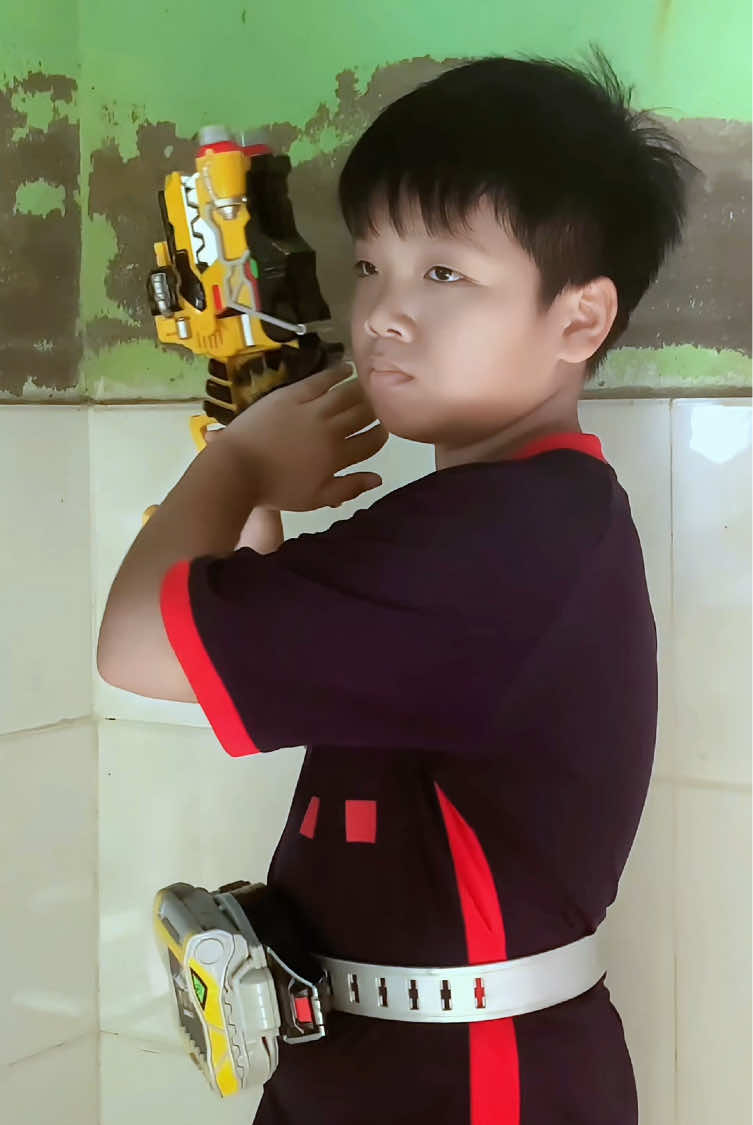 Biến hình cùng siêu nhân điện long với mình nha #mohinh #sieunhan #viralvideo #xuhuong #mohinhsieunhan 