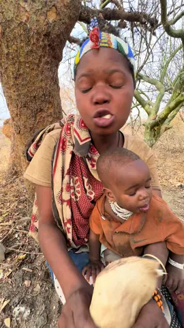 Mom plays a great role to the kids❤️#hadzabetribe #feed #kidstiktok #fyp 