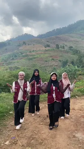 Semangat dan kebersamaanlah yang membuat KKN ini terasa begitu berarti💗✨ #bhaktikencanauniversity #bkuberdampakuntukdesa #kknbku2025 #kknimpactmove #onevillageoneproduct