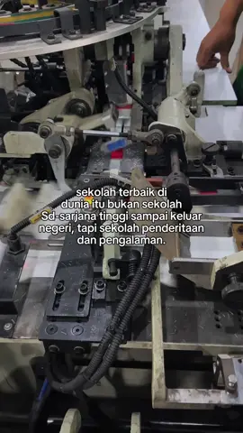 Jangan merendahkan orang lain. Karna kamu sendiri bisa lebih rendah di mata orang lain#CapCut #mesinrokok #hlpDAS #hingelidpackermesin #mesinhlp 