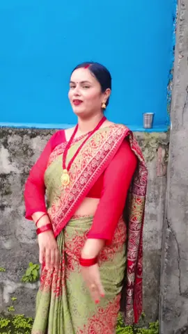 फुलबुट्टे साडि❤️🥀