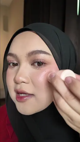 blinding sangat ni?! @sacelady_my #sacelady #saceladylooks #saceladyhighlighter #guardian 