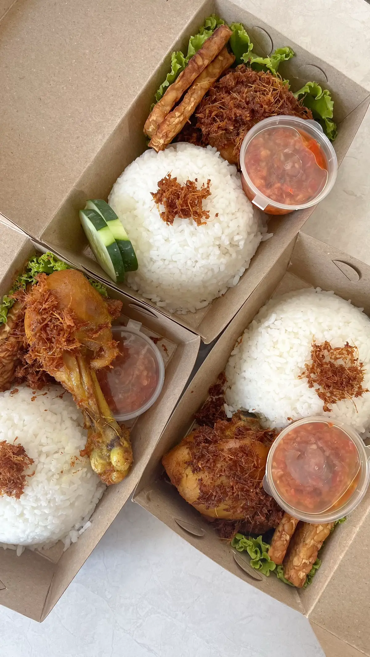 Nasi ayam goreng lengkuas cuma 23rb 🤤  #ayamgoreng #makananenak #makanan 