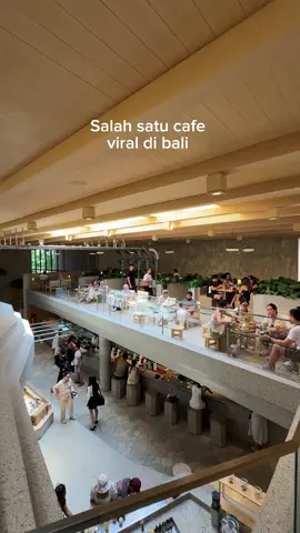 Kalo kalian ke Bali cafe ini jangan dilewatkan  #cafebali #cafe #aesthetic #bali #badung 