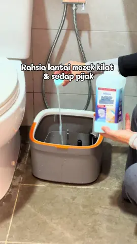 OMG sis… ni rahsia lantai rumah nampak shining macam hotel lobby ✨ Sabun Mopshine Desans. Wangi, tak melekit, ada anti-debu. Mop sekali je, tak payah bilas. Korang grab  sebelum sold out tau🤩 #mopshine #sabunmoplantai #sabunmop #mopspin #pencucilantai 