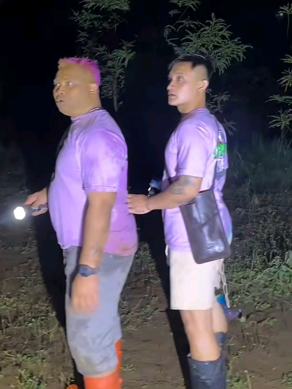 Dimetris core, yoga & kirun full ngakak 🤣🤣. . Jangan lupa saksikan Live Dimetris setiap hari kecuali minggu libur, pada pukul 22.00 WIB - selesai 😁 _______________ Jangan lupa support akun :  @DIMETRIS  @DimetrisV2  @KIRUN  @YOGᗩ ᗩᗪI ᑭᖇᗩTᗩᗰᗩ  @Sobat Mogleng  _______________ #bisikanceritahoror #dimetris #fypシ゚viral #tranding #explorehoror 