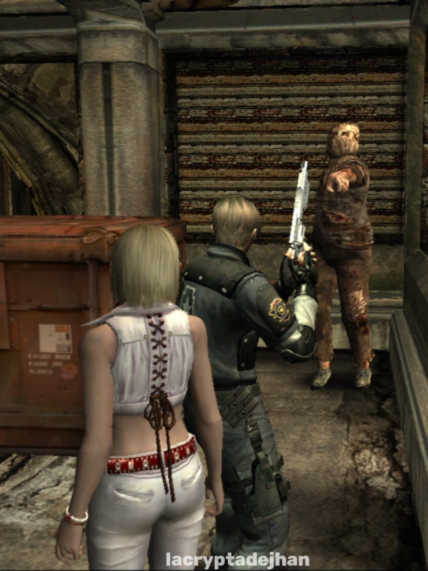 Sintió el poder de mi M10. 🥵🤣 #fyp #re4 #residentevil4 #re4edit #residentevil4edit #re4meme #memesre4 #re4mod #re4modlifeinhell #lacryptadejhan #jhan #jhanre4 #viral #paratii