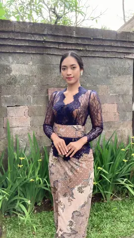 REKOMENDASI WARNA KEBAYA YANG COCOK UNTUK KULIT SAWO MATANG😍 #kebaya #kamen #sawomatang #busanaadatbali #bali 