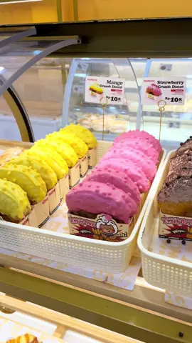Aneka bakery di momoyo enak dan murah #momoyotuban #momoyoicecream #momoyobakery #momoyojumbo #promomomoyo 