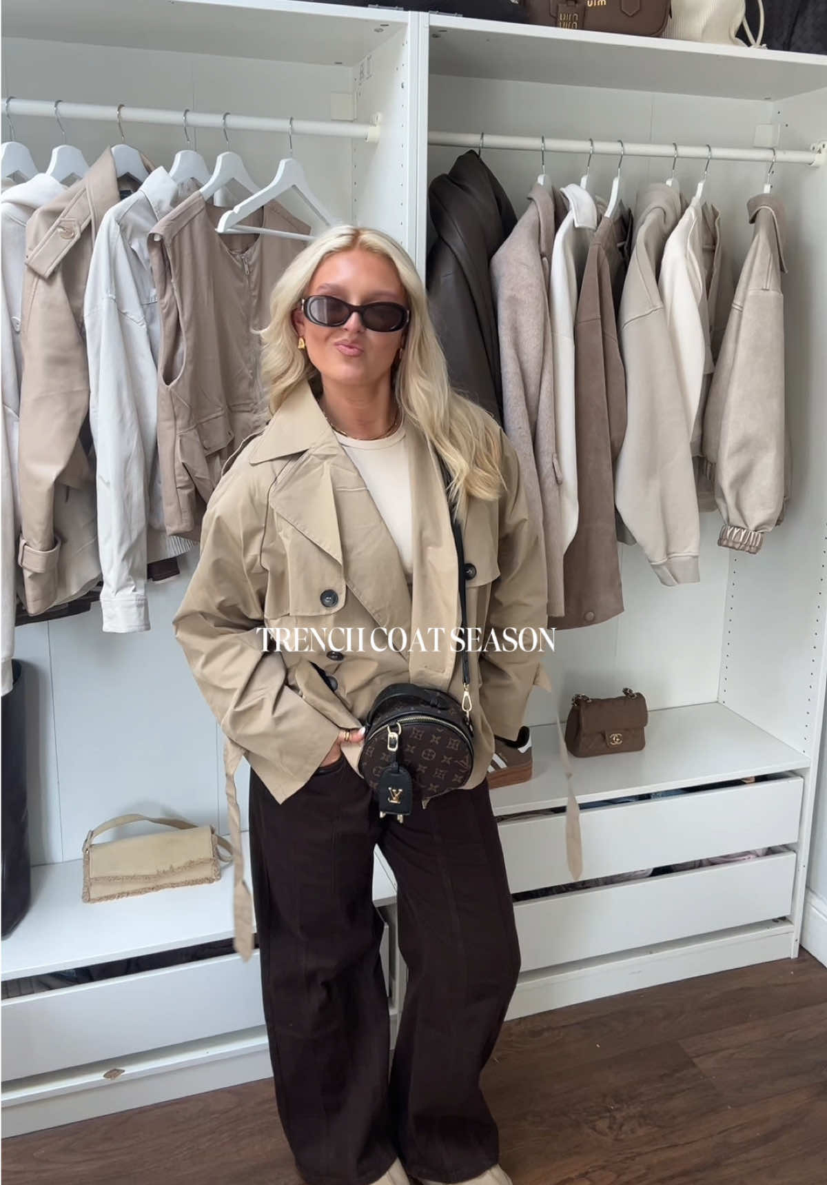 How perfect is this outfit for autumn🧸 #autumnoutfits #autumnfashion #fashiontok #neutralaesthetic #outfitinspo 