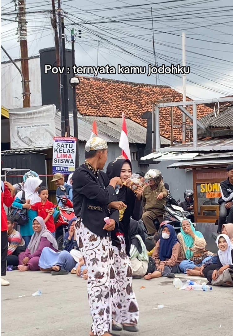 👰🏻‍♀️ : awww salting aku mas 😆 #fypシ゚viral #4upage #karnaval #xyzabc #ajibarangkeren 