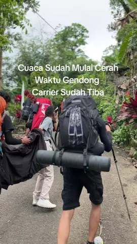 Tag tmn nya. #pendakifomo😚 #pendakiindonesia  #trend #mountain #fypシ 