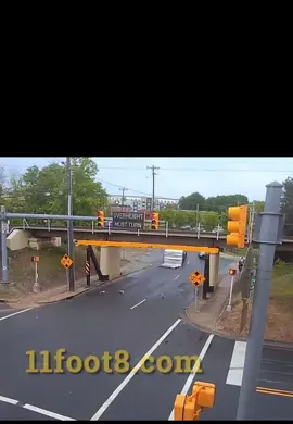 Truck accidents I need your comments #truck #accident  #camioneros #accidentes #viralvideo 