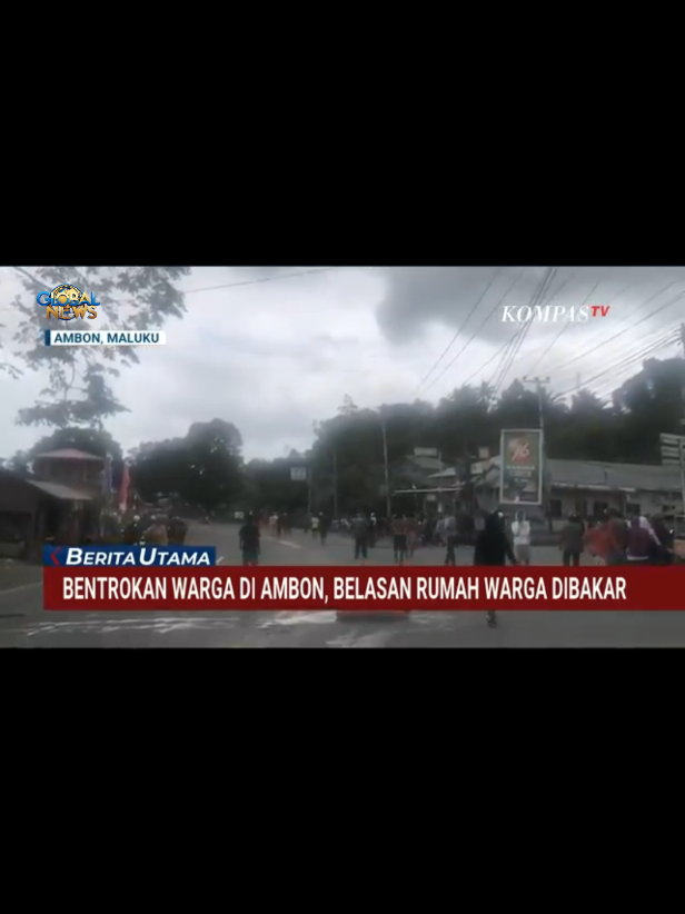 Bentrok dua kelompok di ambon dan beberapa rumah di bakar #toptrending #hotnews #ambon 