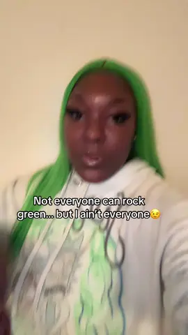 Matching the money moves with the hair 💸💚 #wig #greenhair #wiginfluencer #wigtok 