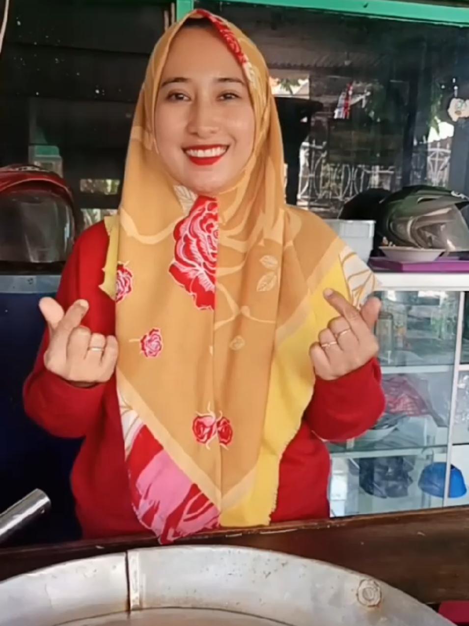 Sudah makan beluumm.....???