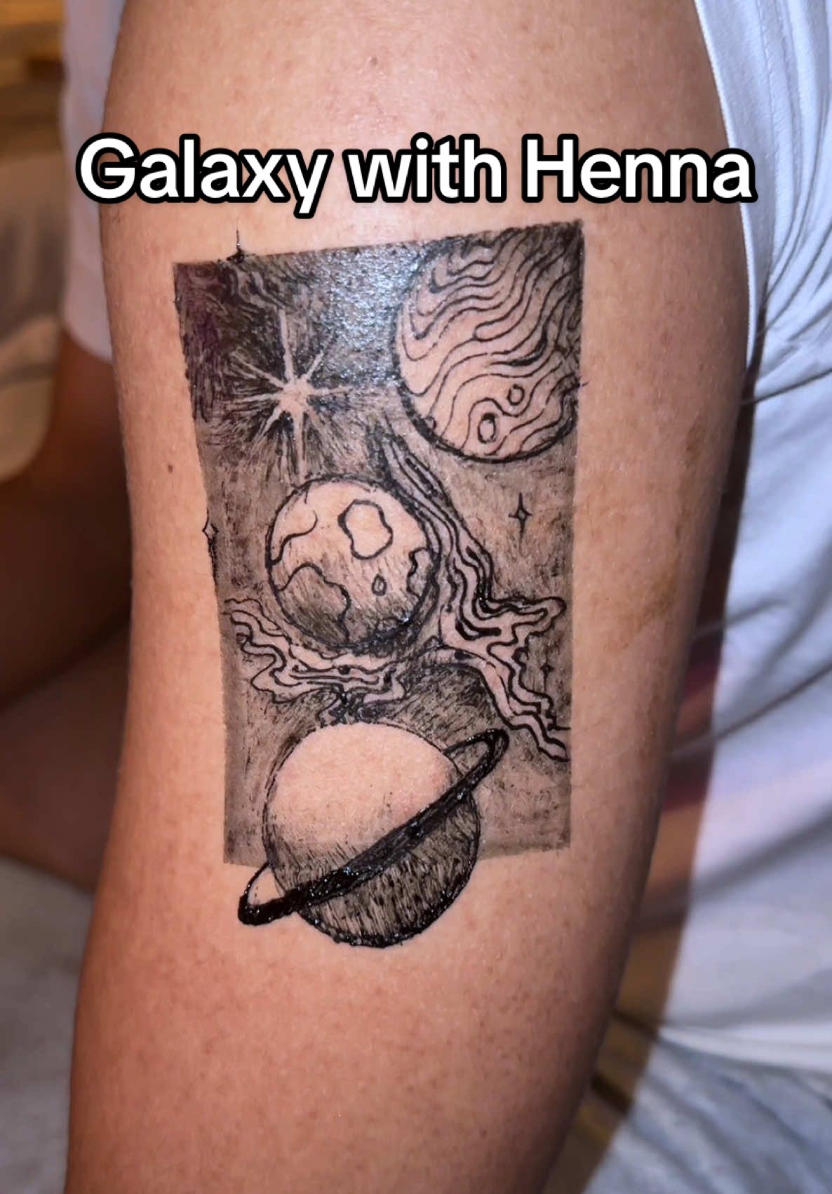 Honestly, I didn’t even want to post this one because I wasn’t happy with the result at all. But, that’s part of the journey, so I cut it and posted it anyway. #henna #hennatattoo #tattooart #tattoo #tattooidea 