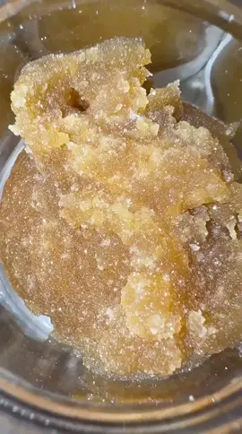 Cold cure fesh pressed #freshfrozen #melt #melting #meltingwax #coldcureliverosin 