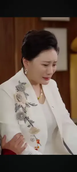 pt 4. Toda mi familia escuchó a escondidas mus pensamientos y la hija falsa entró en pánico. Más películas completas en mi perfil.#kdramalover #dramatic #cdramalover #teamasia #cdrama 