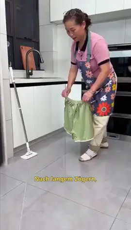 🎁 KAUFE 2, ERHALTE 1 KOSTENLOS! 🧹✨ Einweg-Staubmopp mit 4 wiederverwendbaren Bezügen – Perfekt für Böden, Ecken & Decken! 🌟 Hochwirksam gegen Staub & Haare, ökonomisch & hygieneoptimiert! #PutzHack #SauberZauber #HaushaltsHelfer