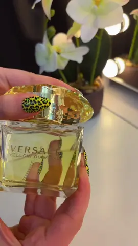 عطر فرزاتشي الأصفر من العطور تصلح صباحي مسائي عطر رائع#perfume #عطور #fragrance #like #creatorsearchinsights 