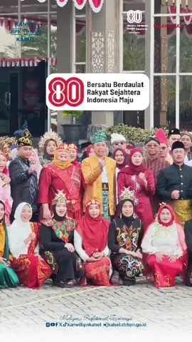 Halo #SobATRBPN, Kantor Wilayah BPN Provinsi Kalimantan Selatan mengadakan Upacara Peringatan Hari Ulang Tahun (HUT) Ke-80 Kemerdekaan Republik Indonesia (RI) Tahun 2025 yang diadakan di halaman Kantor Wilayah BPN Provinsi Kalimantan Selatan. Minggu (17/08/2025) Kepala Kantor Wilayah BPN Provinsi Kalimantan Selatan Abdul Azis,. S.H., M.Kn. bertindak sebagai Pembina Upacara. Acara ini diikuti oleh seluruh Karyawan & Karyawati Kantor Wilayah BPN Provinsi Kalimantan Selatan, Kantor Pertanahan Kota Banjarbaru dan Kantor Pertanahan Kabupaten Banjar. 17 Agustus 1945 - 17 Agustus 2025. 