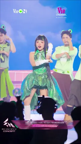 Trước có con vịt xòe ra hai cái cánh… Nay có ếch nhảy tưng tưng ngoài đáy giếng nè 🐸 #P#PhuongMyChiV#VMASE#EmxinhsayhiE#EXSHPMCEntertainment