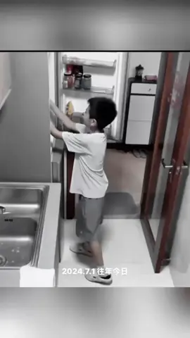 Đừng khóc vì ly sữa đã đổ. Bởi vì ai cũng sẽ có lúc làm đổ ly sữa. Điều quan trọng là sự quan tâm và dẫn dắt ở hiện tại. 💞❤️‍🩹❤️‍🩹🥰🥰 #resotik #resotikshare #respect #fyp 